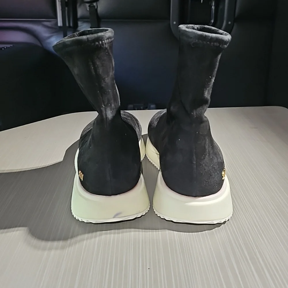$550 STUART WEITZMAN MARGO BOOTIE SUEDE SOCK‎ SNEAKER SUEDE BLACK 7.5D/38